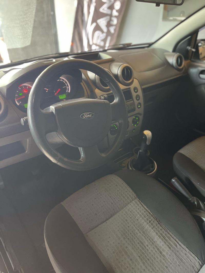 FORD Fiesta Sedan - Foto