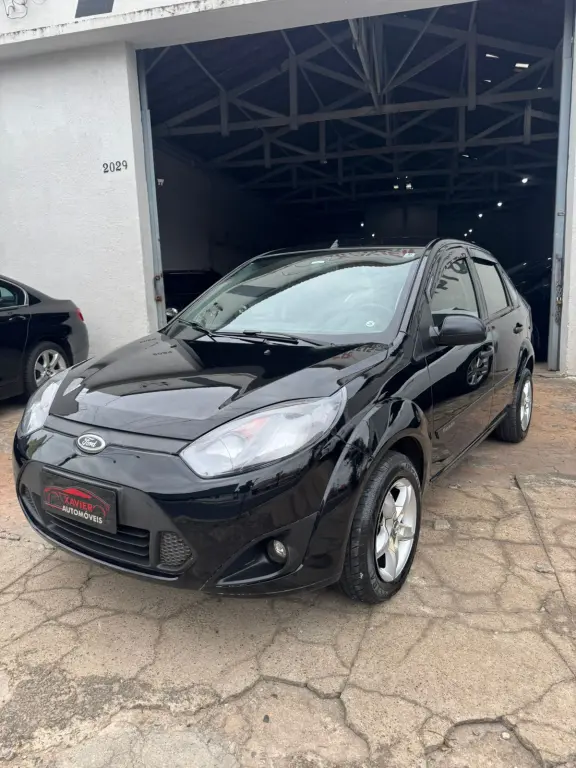 FORD Fiesta Sedan - Foto
