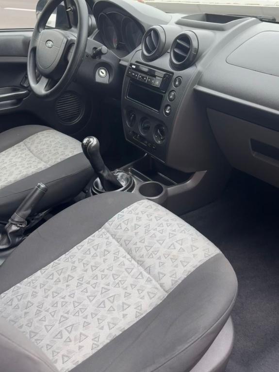 FORD Fiesta Sedan - Foto