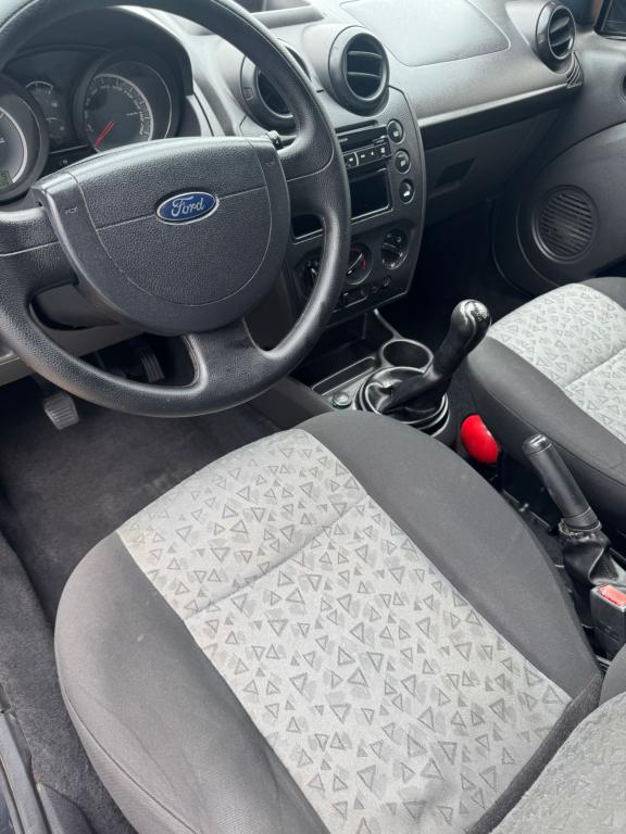 FORD Fiesta Sedan - Foto
