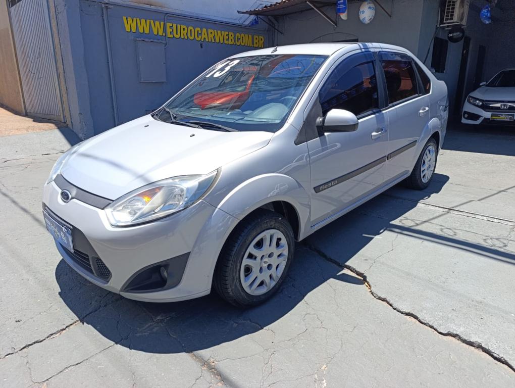 FORD Fiesta Sedan