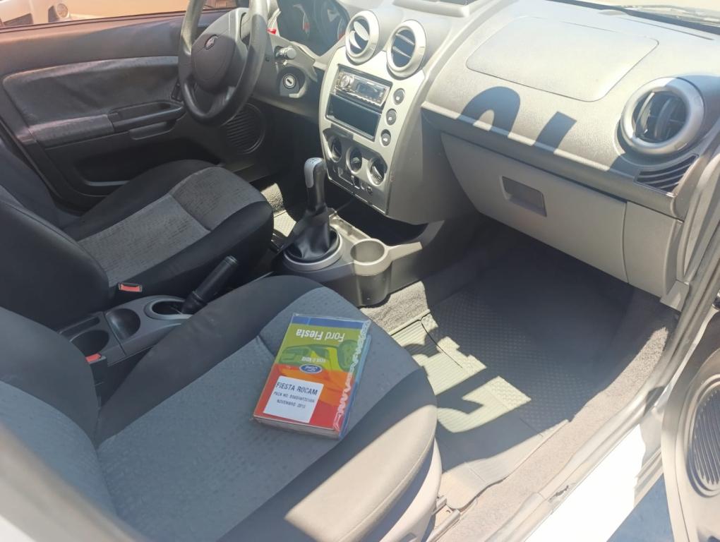 FORD Fiesta Sedan - Foto