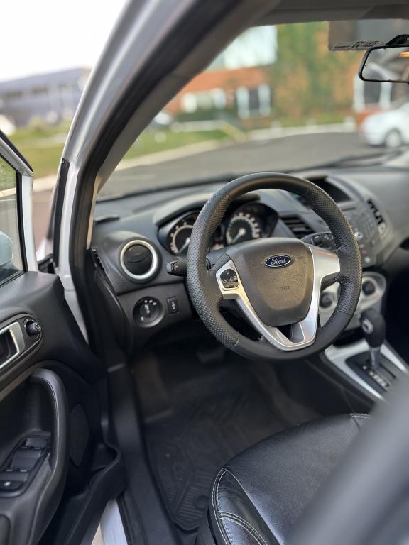 FORD Fiesta Sedan - Foto