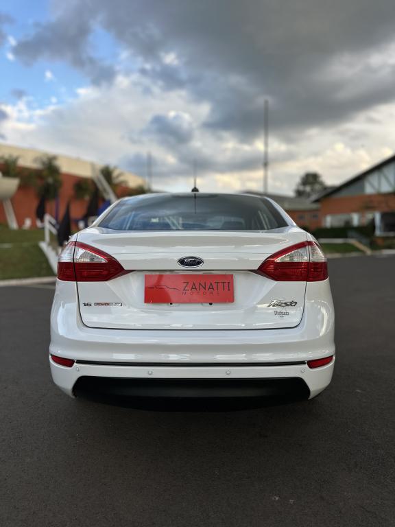 FORD Fiesta Sedan - Foto