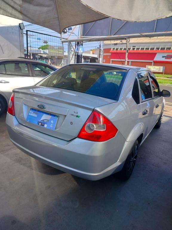 FORD Fiesta Sedan - Foto