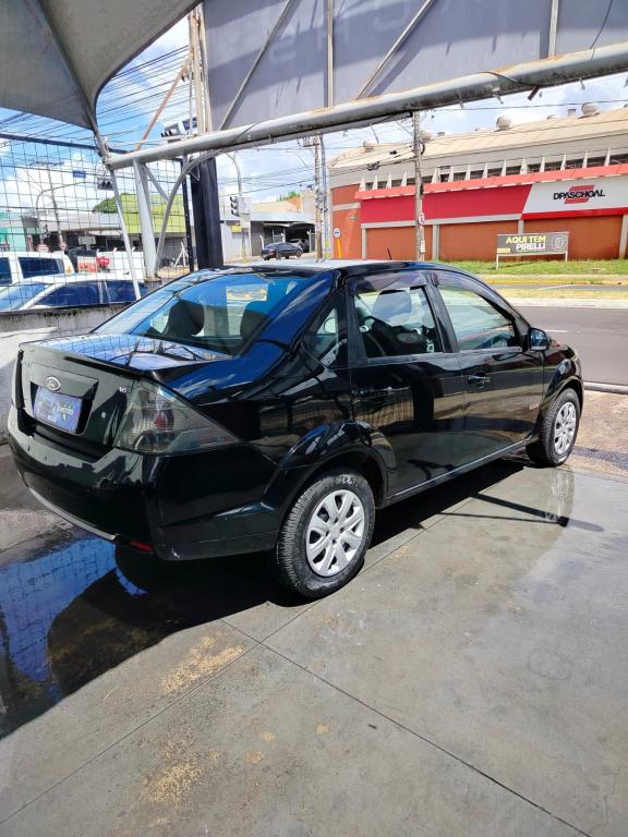 FORD Fiesta Sedan - Foto