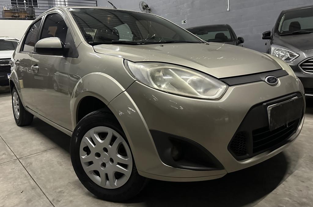 FORD Fiesta Sedan
