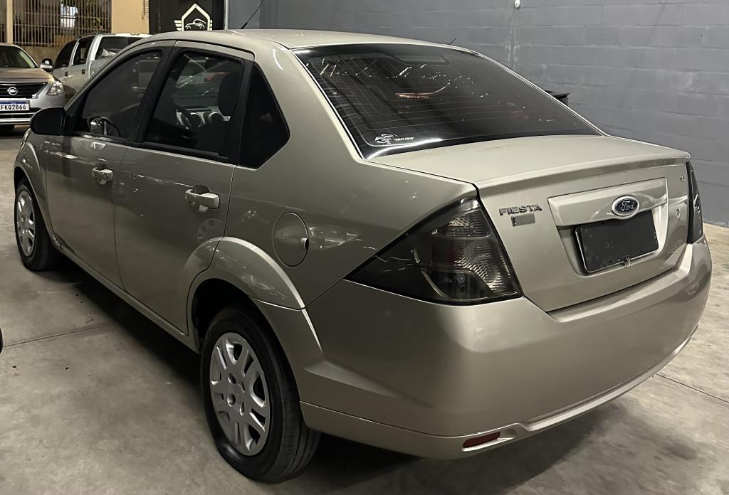 FORD Fiesta Sedan - Foto