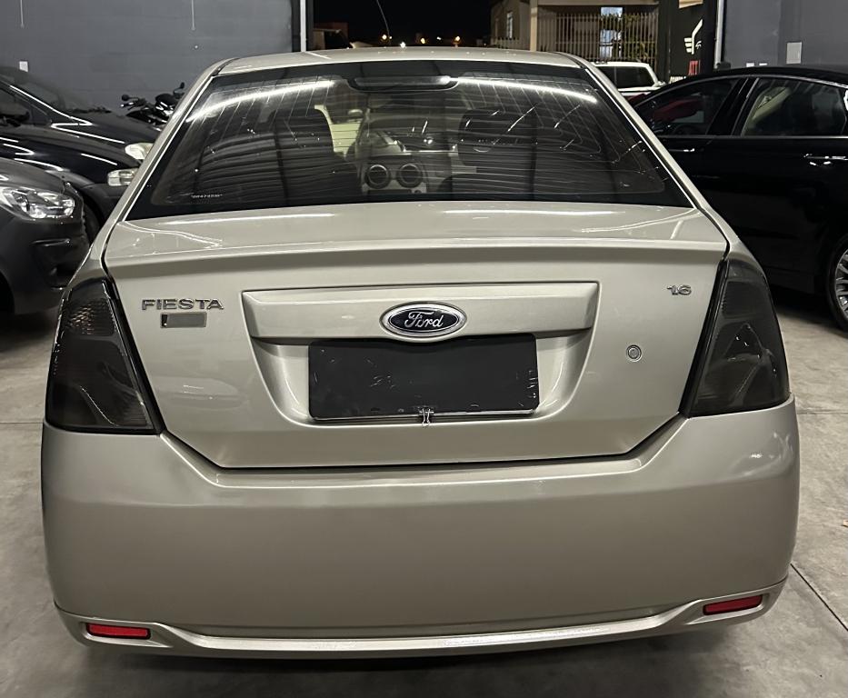 FORD Fiesta Sedan - Foto