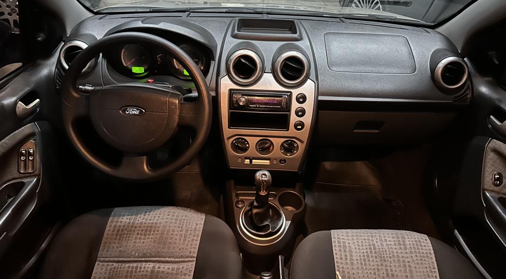 FORD Fiesta Sedan - Foto