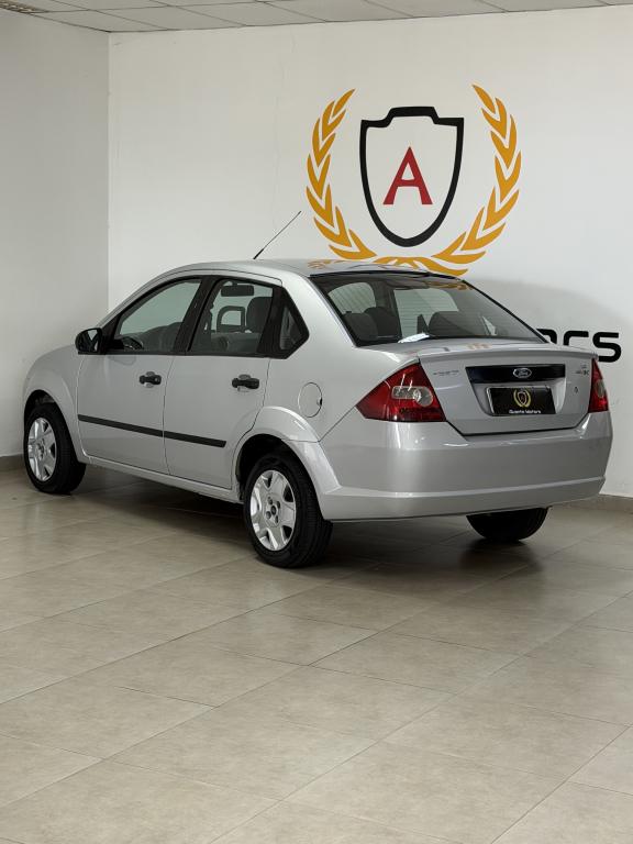 FORD Fiesta Sedan - Foto