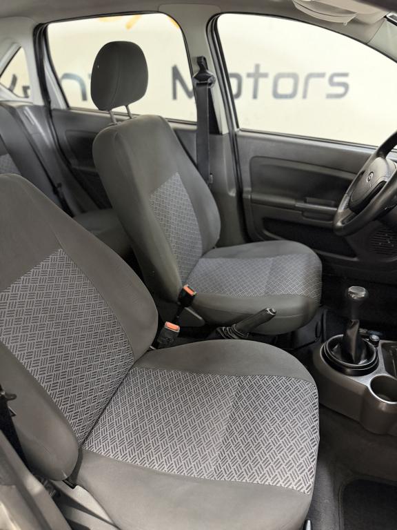 FORD Fiesta Sedan - Foto