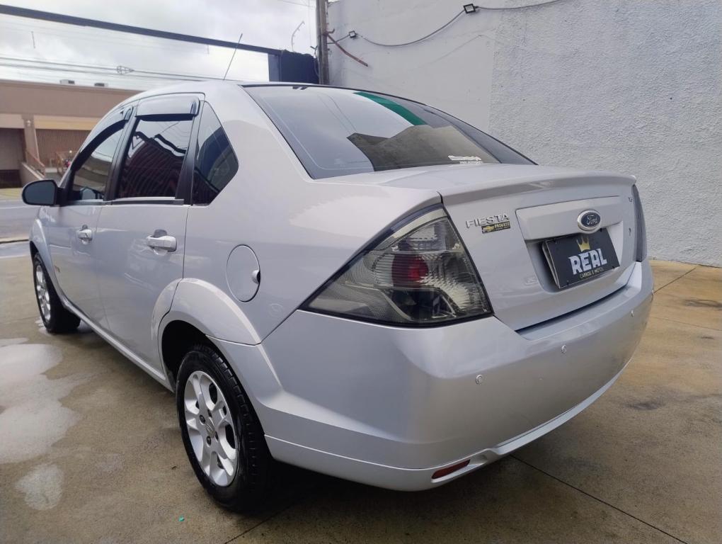 FORD Fiesta Sedan - Foto