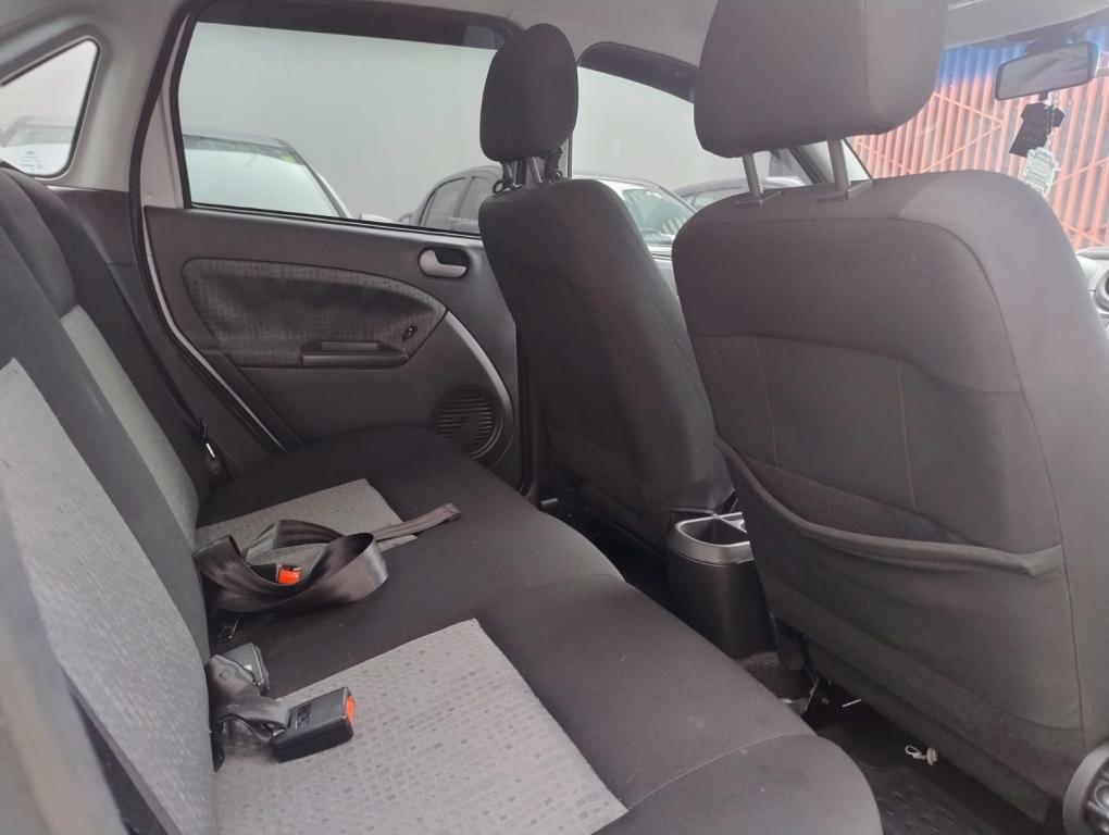 FORD Fiesta Sedan - Foto
