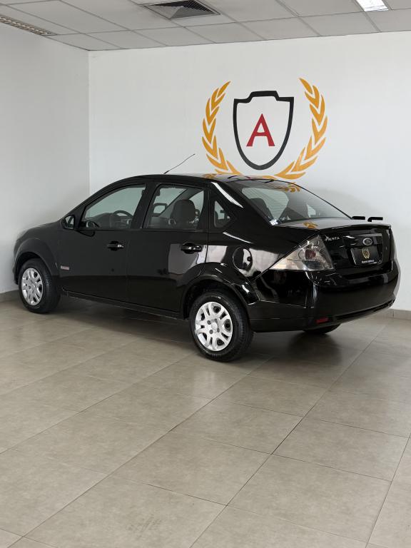 FORD Fiesta Sedan - Foto