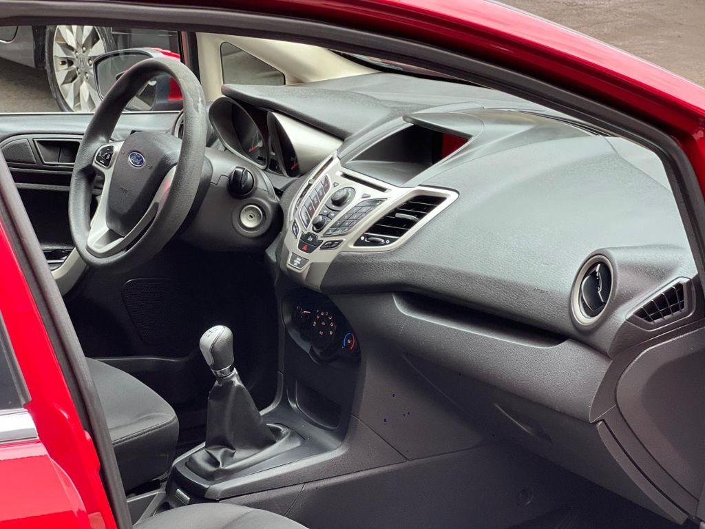 FORD Fiesta Sedan - Foto