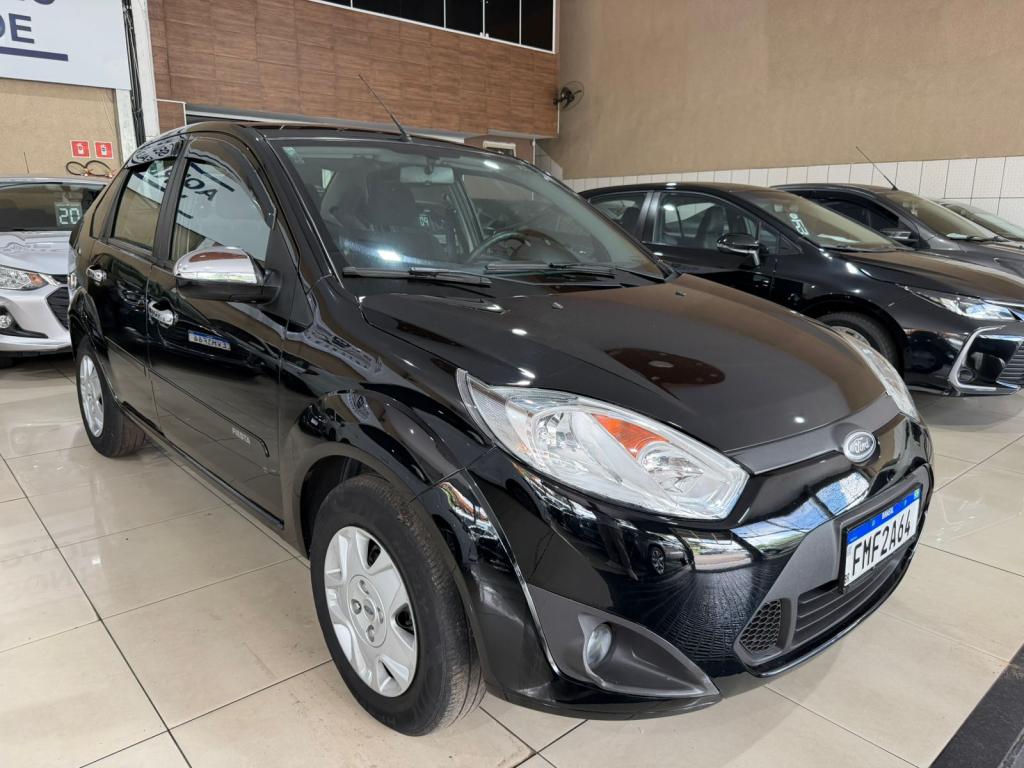 FORD Fiesta Sedan