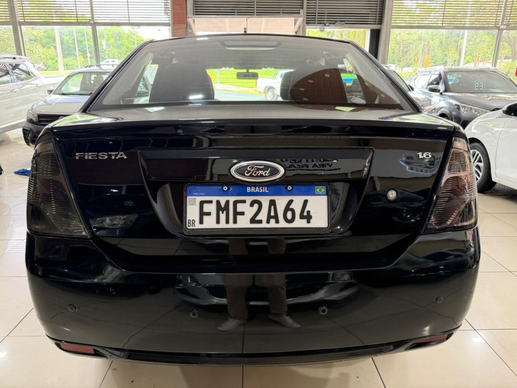 FORD Fiesta Sedan - Foto