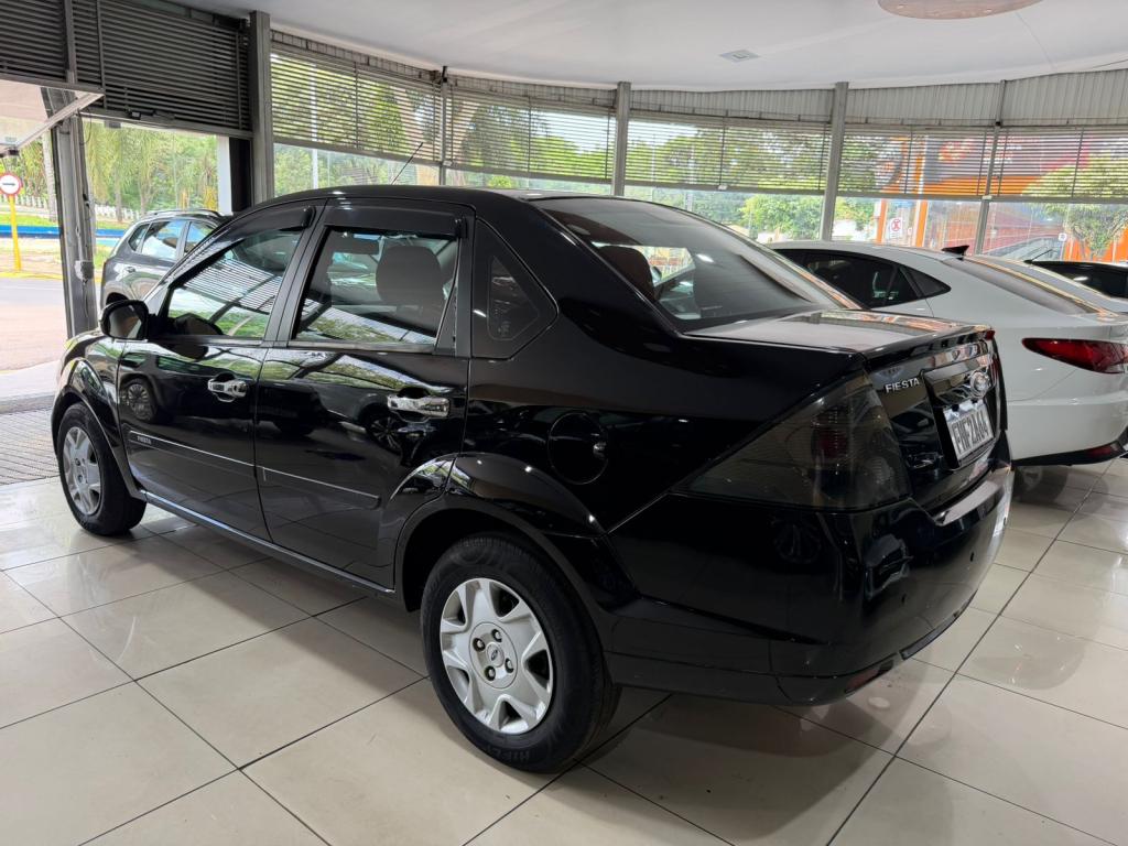 FORD Fiesta Sedan - Foto
