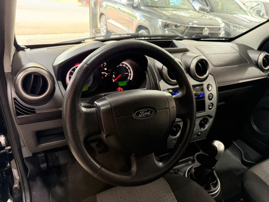 FORD Fiesta Sedan - Foto
