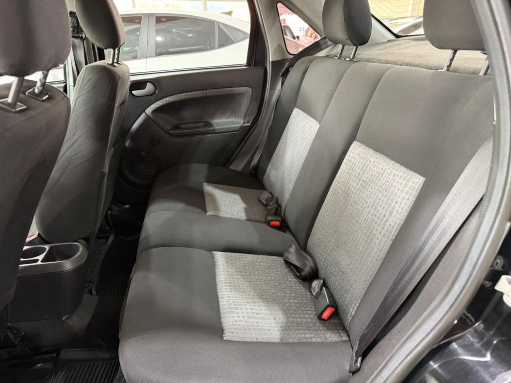 FORD Fiesta Sedan - Foto