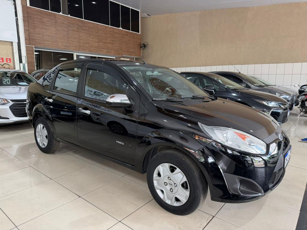 FORD Fiesta Sedan