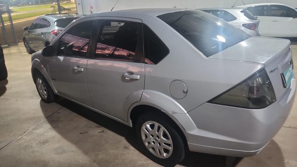 FORD Fiesta Sedan - Foto