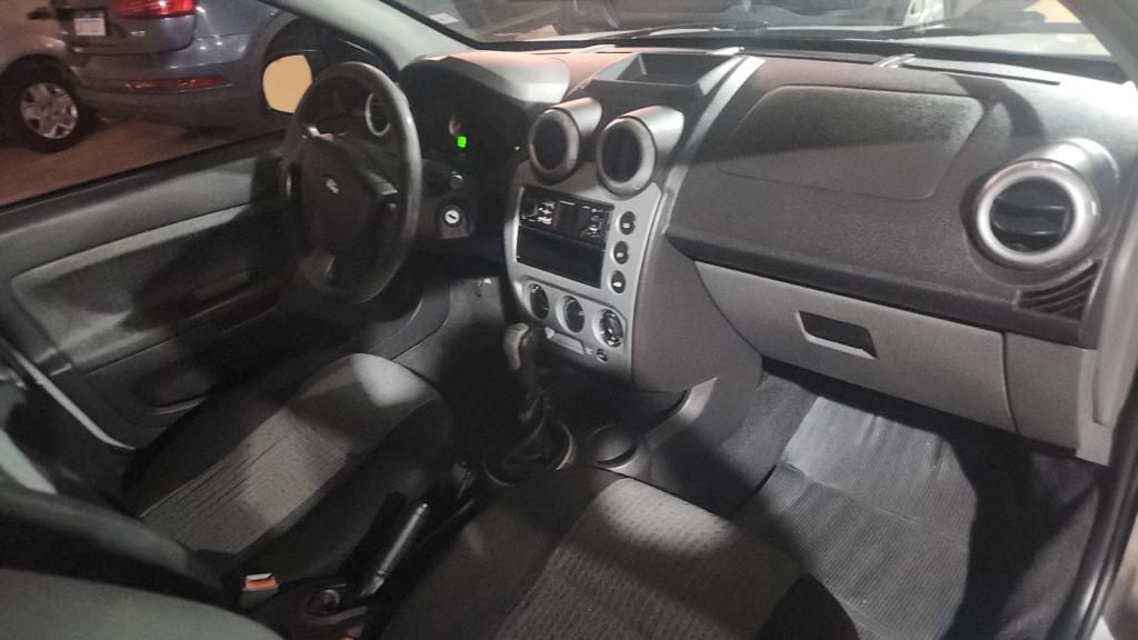 FORD Fiesta Sedan - Foto