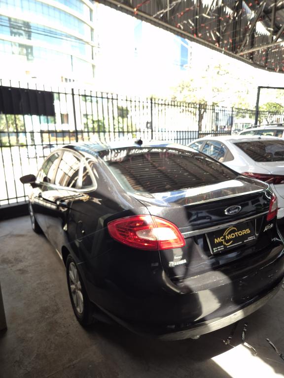 FORD Fiesta Sedan - Foto