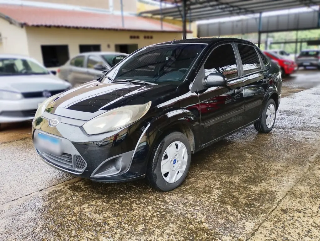 FORD Fiesta Sedan