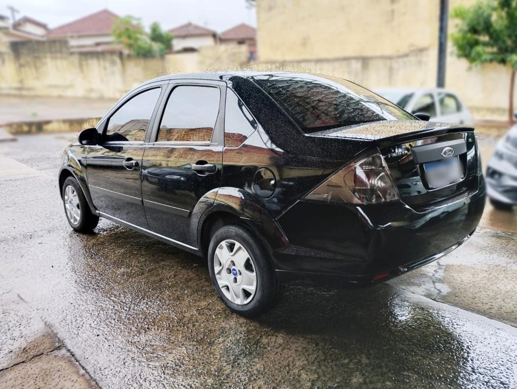 FORD Fiesta Sedan - Foto