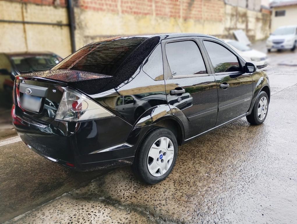 FORD Fiesta Sedan - Foto
