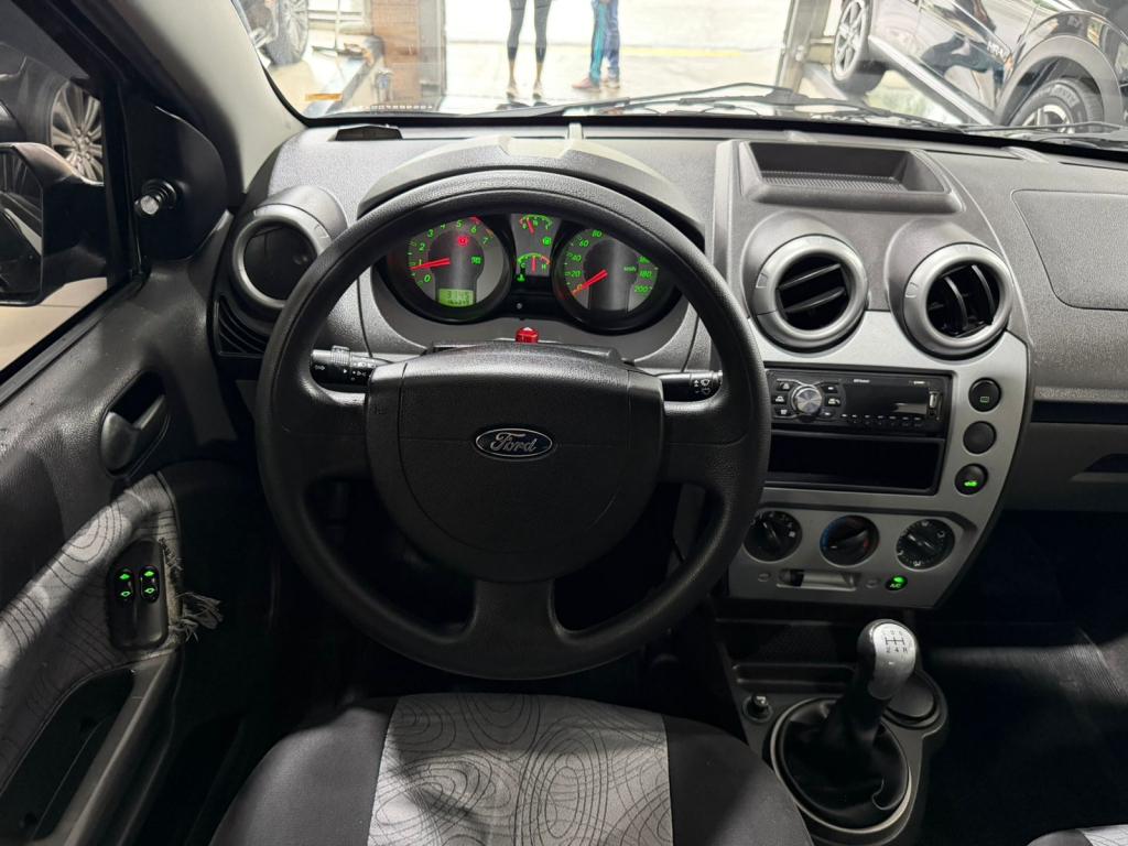 FORD Fiesta Sedan - Foto