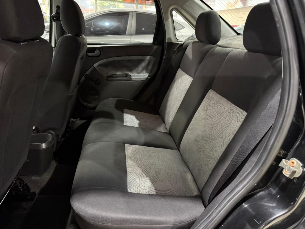 FORD Fiesta Sedan - Foto