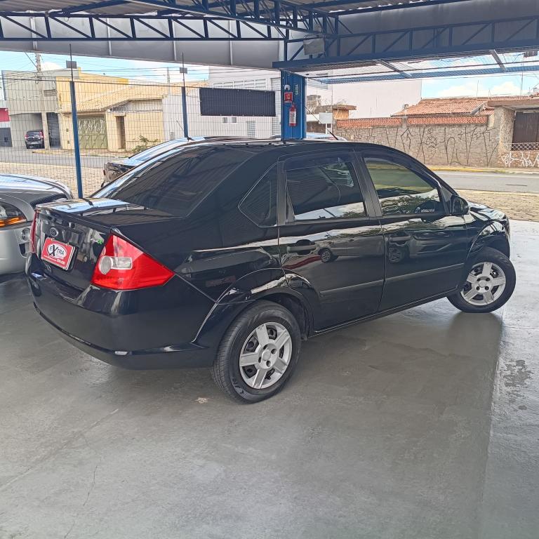 FORD Fiesta Sedan - Foto