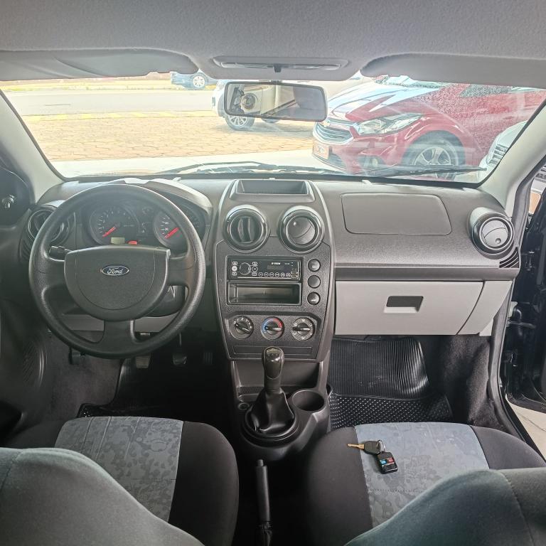 FORD Fiesta Sedan - Foto