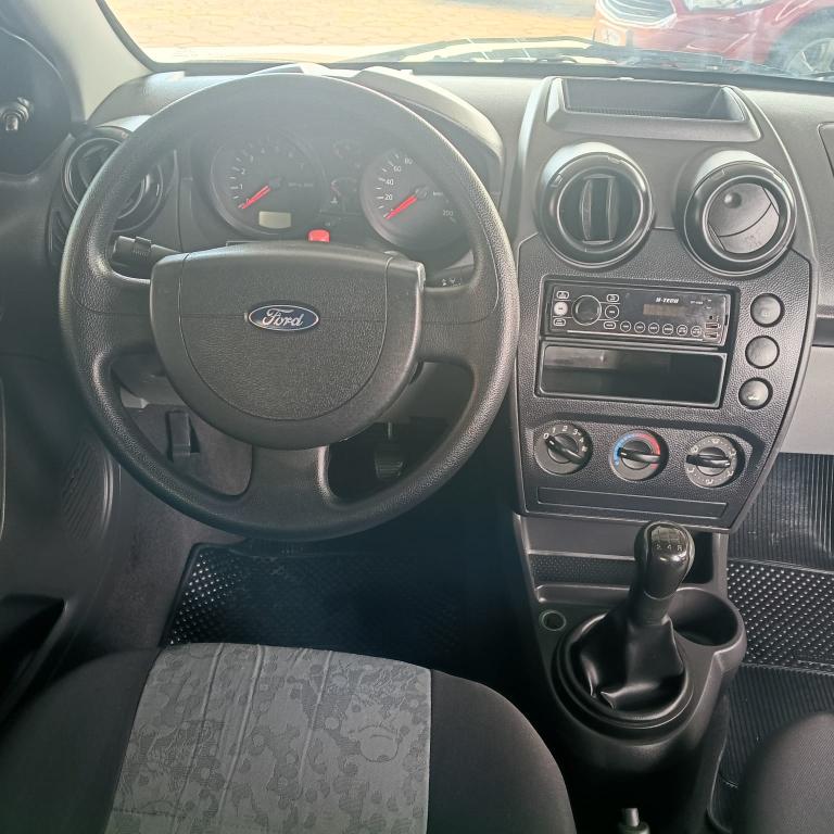 FORD Fiesta Sedan - Foto
