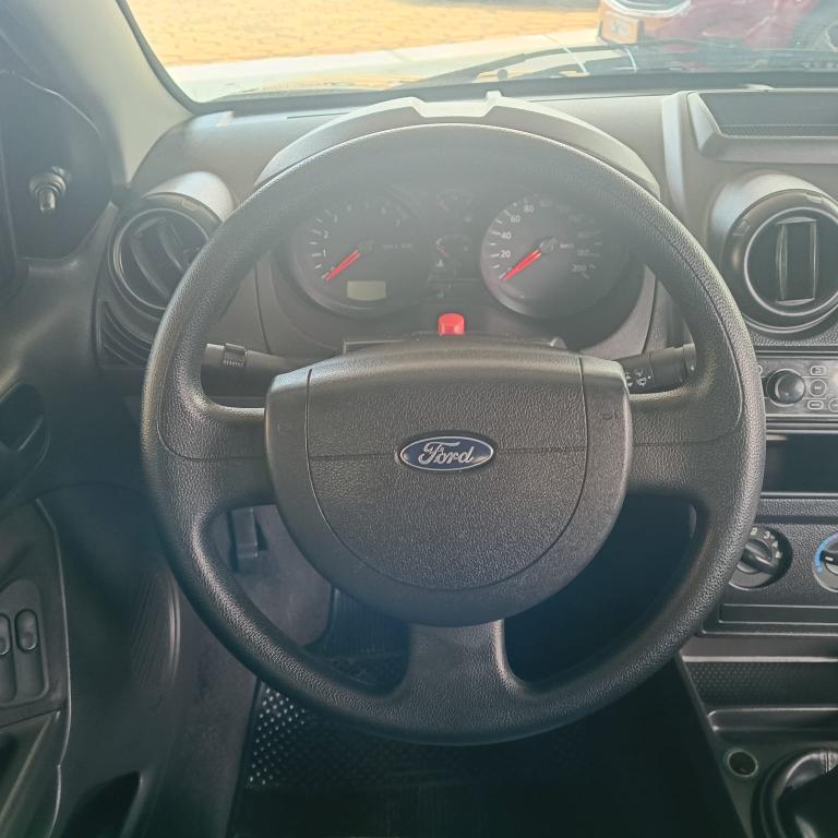 FORD Fiesta Sedan - Foto