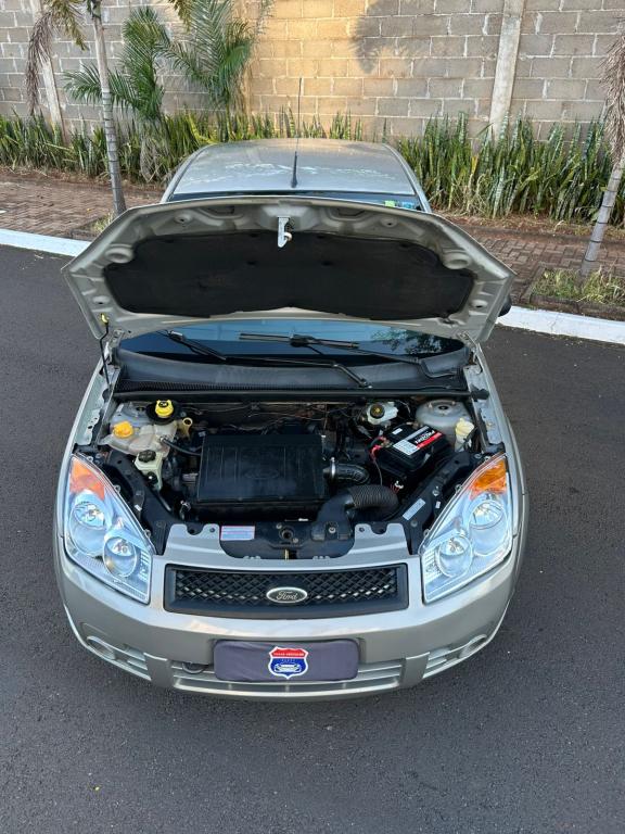 FORD Fiesta Sedan - Foto