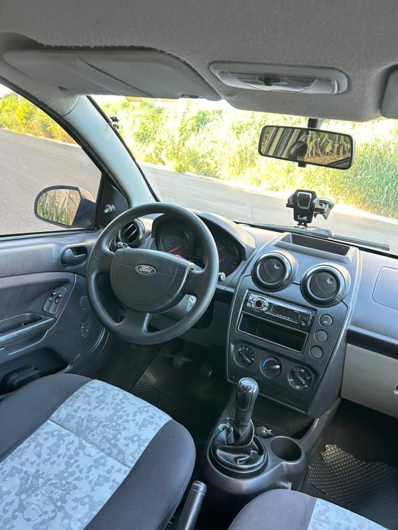 FORD Fiesta Sedan - Foto