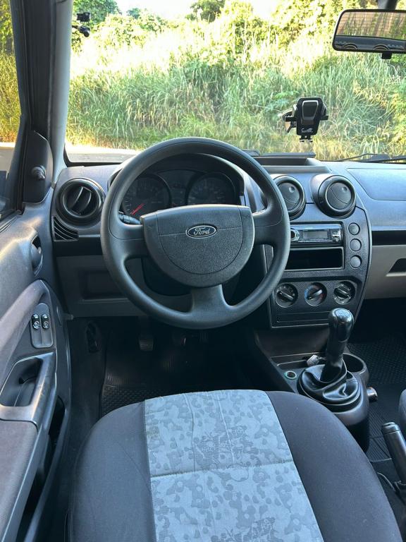 FORD Fiesta Sedan - Foto