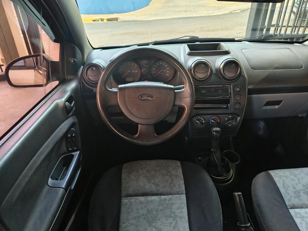 FORD Fiesta Sedan - Foto