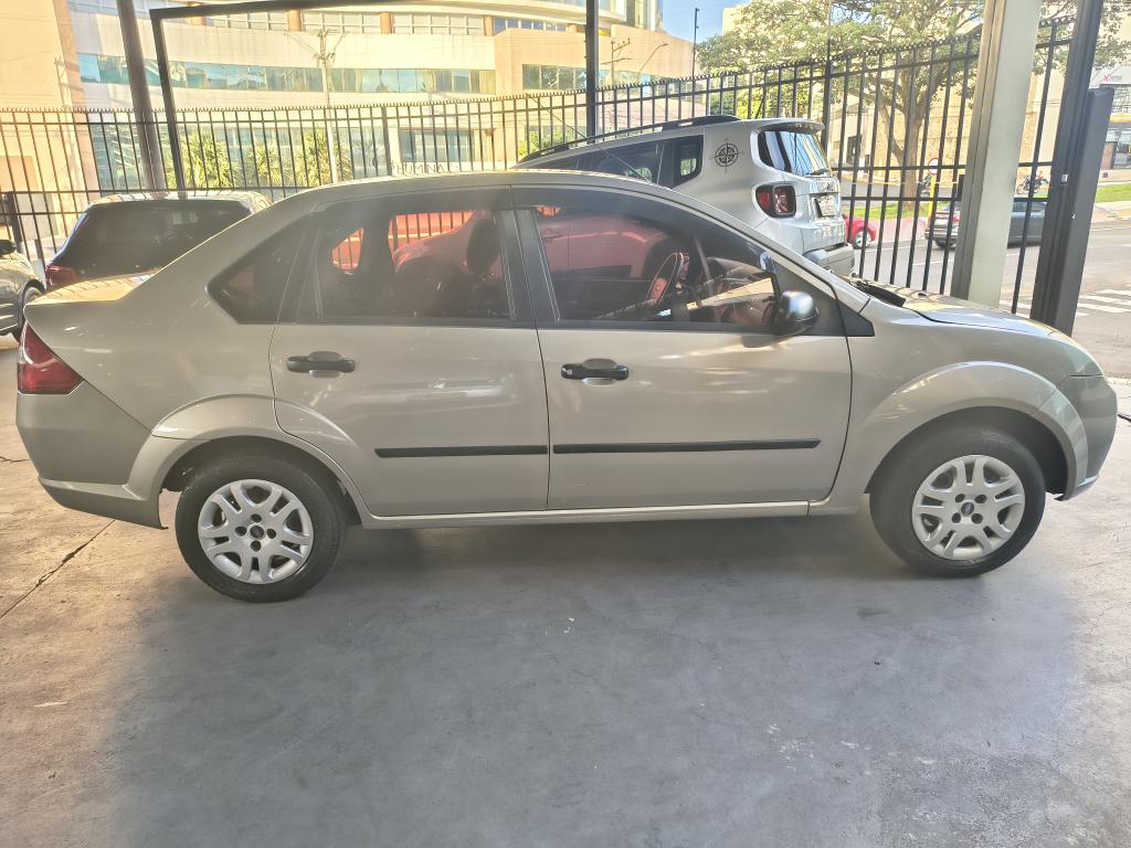 FORD Fiesta Sedan - Foto