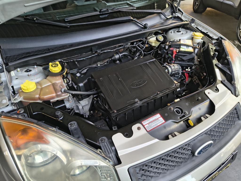 FORD Fiesta Sedan - Foto