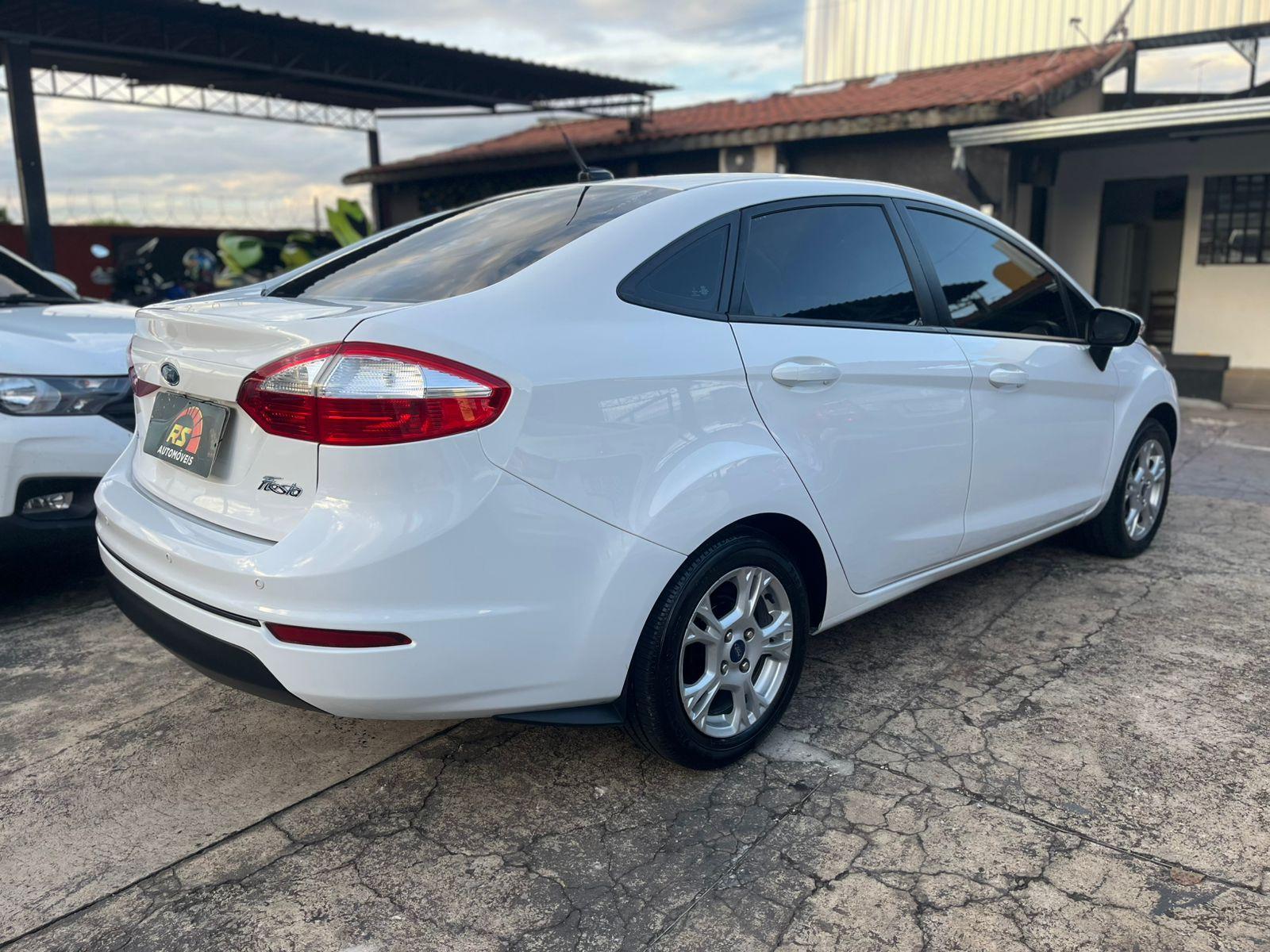 FORD Fiesta Sedan - Foto