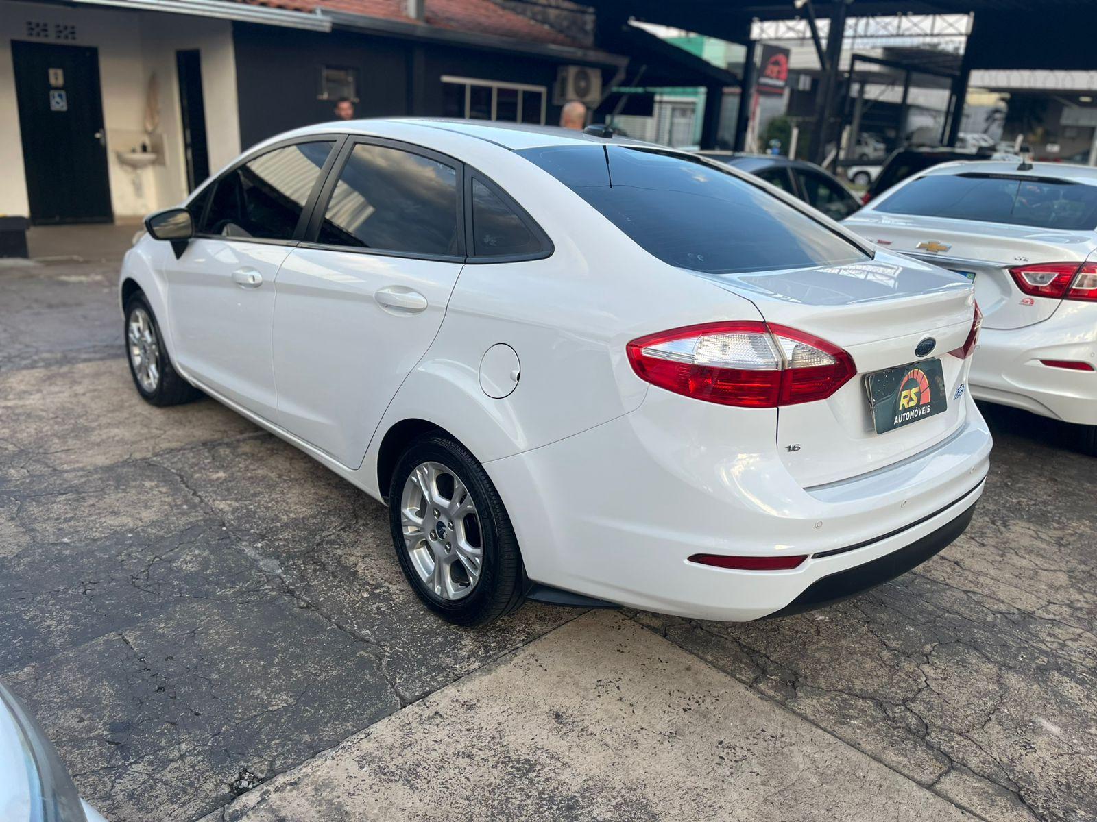 FORD Fiesta Sedan - Foto