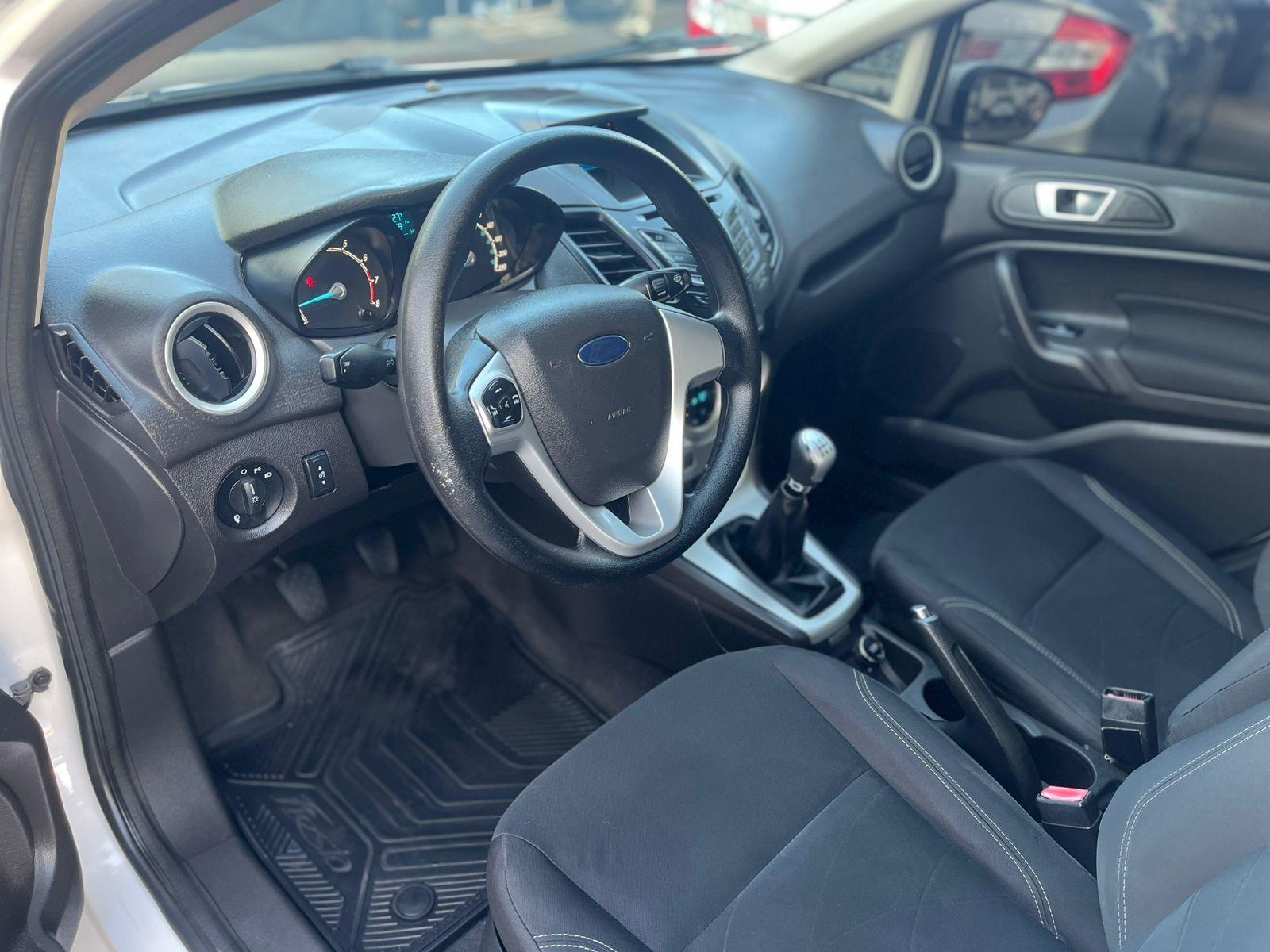 FORD Fiesta Sedan - Foto