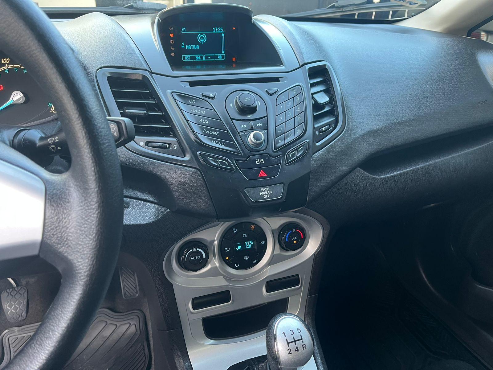 FORD Fiesta Sedan - Foto