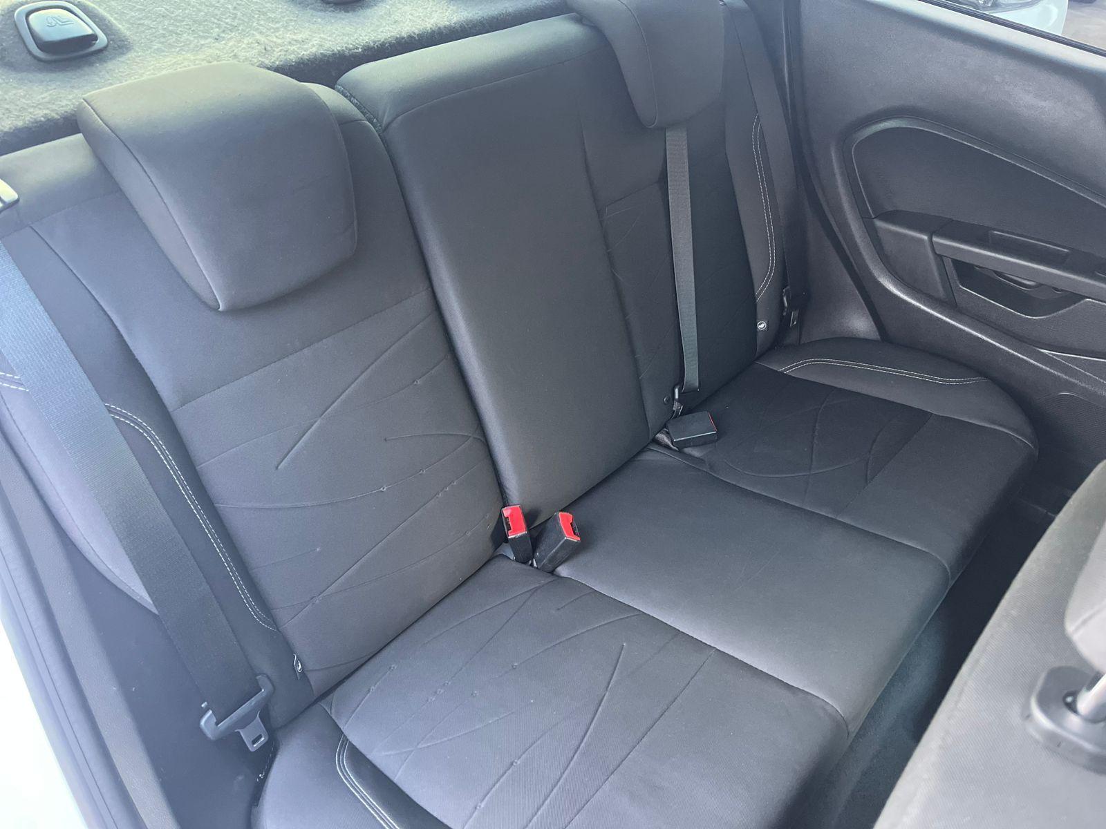 FORD Fiesta Sedan - Foto