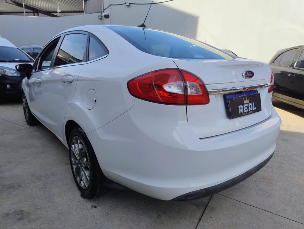 FORD Fiesta Sedan - Foto
